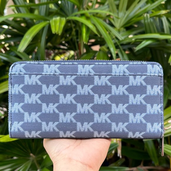 Michael Kors COOPER Large Tech Zip Around Wallet Jacquard MK Navy Multi - Picture 1 of 12